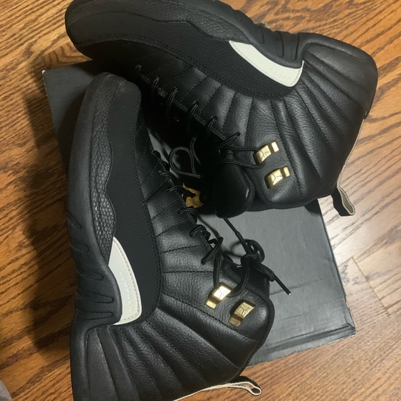 Retro 12 Jordan’s size 7 - Picture 2 of 2